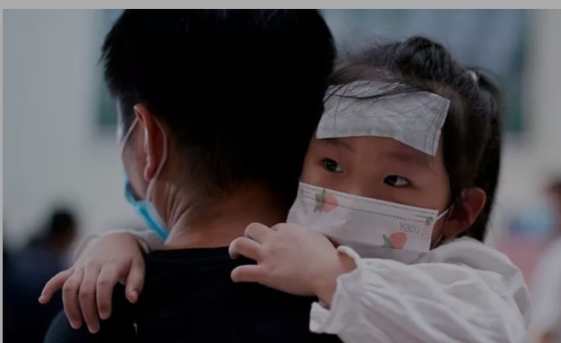 அதிக குழந்தைகள் பெறும்…. தம்பதிகளுக்கு வரிகள் தள்ளுபடி…. பிரபல நாட்டு அரசு அதிரடி அறிவிப்பு….!!