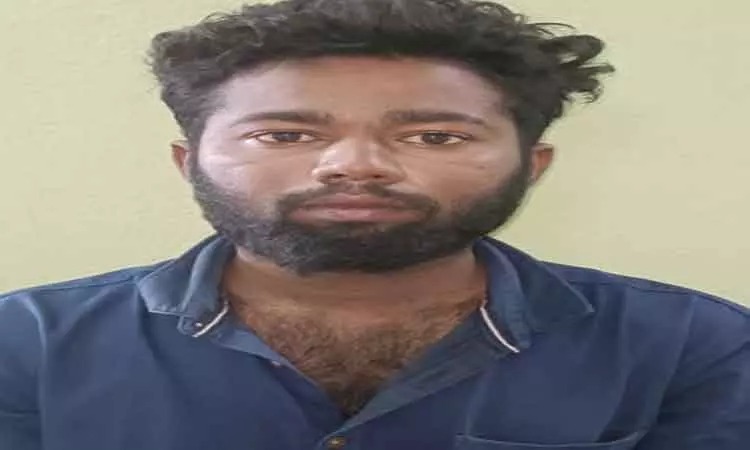 கார் மோதி விபத்து…. பள்ளி மாணவன் பரிதாப பலி…. குடும்பத்தினருக்கு காத்திருந்த அதிர்ச்சி….!!!!