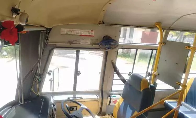 இனி தனியார் பள்ளி வாகனங்களில் இது கட்டாயம்…. அரசு அதிரடி உத்தரவு…..!!!!!