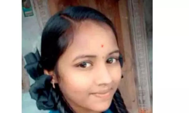 தொடரும் தற்கொலை…… பிளஸ்-2 மாணவி  தூக்கு போட்டு தற்கொலை…. கடலூரில் பரபரப்பு….!!!!