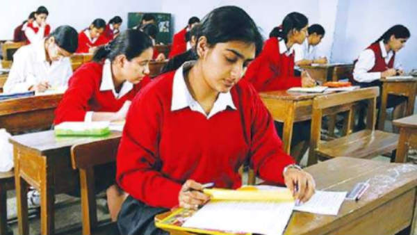 தமிழகத்தில் தனியார் பள்ளி மாணவர்களுக்கு கல்வி கட்டணம்…. பள்ளிக் கல்வித்துறை அதிரடி உத்தரவு….!!!!