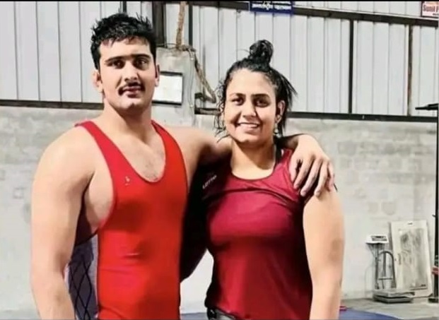 மல்யுத்த வீராங்கனையின் கணவர் மரணம்…. இது தான் காரணமா….? பெரும் அதிர்ச்சி….!!!!