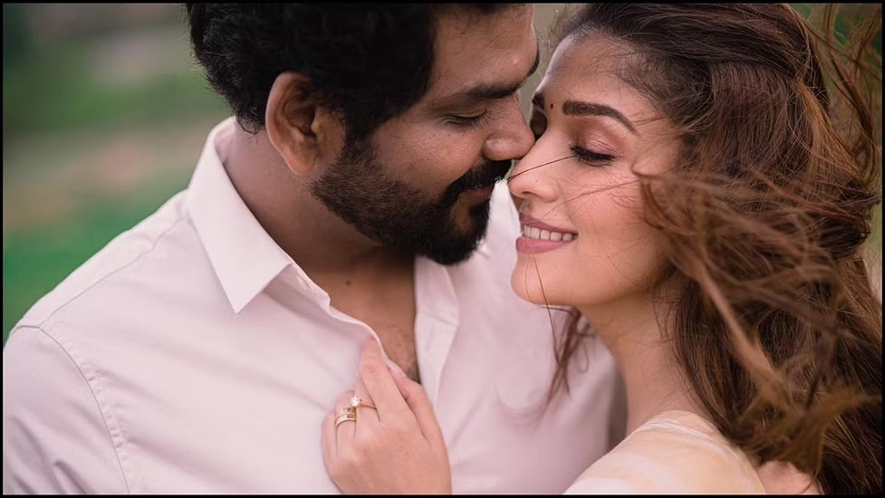 அப்படிப்போடு…! கர்ப்பமாக இருக்கிறாரா நயன்தாரா…. தீயாய் பரவும் தகவல்…!!!!