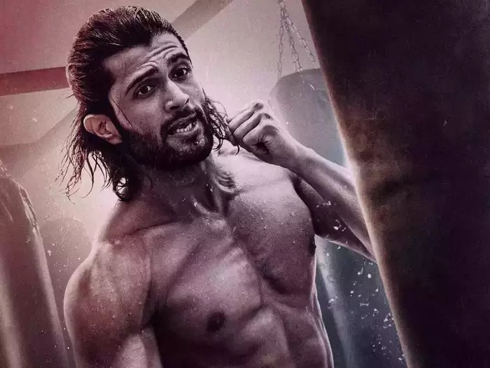 லைகர் ஏன் தோல்வி அடைந்தது?….  இதுதான் காரணம்…. பிரபல நடிகை கூறிய பகீர் தகவல்….!!!