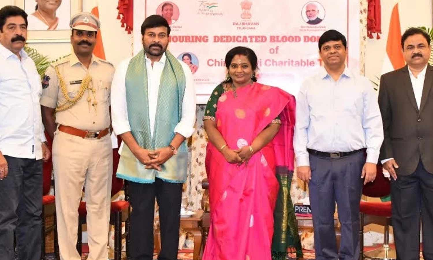 சிரஞ்சீவியை மற்ற நடிகர்களும் பாலோ பண்ணுங்க… புகழ்ந்து தள்ளிய தமிழிசை….!!!!