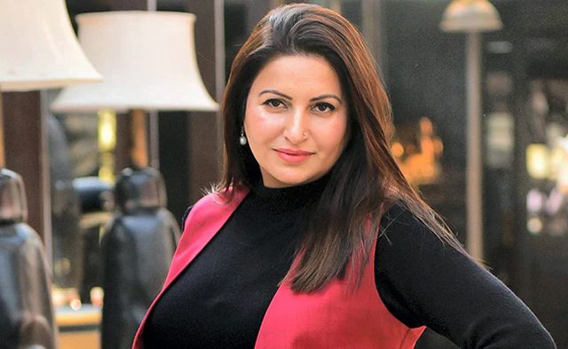 மர்மமாக இறந்த பிரபல நடிகை சோனாலி….. இவரது சொத்து மதிப்பு…. இத்தனை கோடியா?….!!!