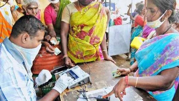 தமிழக ரேஷன் கடைகளில் புதிய திட்டம்…. இனி பணம் செலுத்துவது ரொம்ப ஈசி…. வெளியான மகிழ்ச்சி தகவல்….!!!!