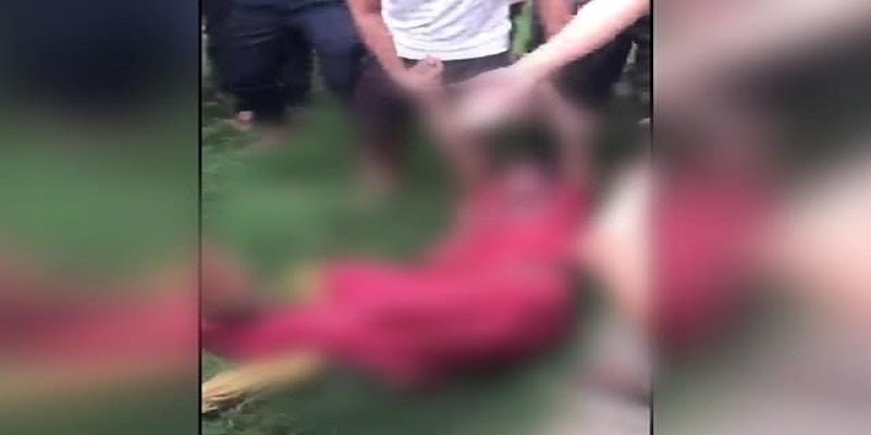 பட்டப் பகலில் மனநலம் பாதித்த பெண்ணுக்கு நேர்ந்த கொடூரம்….. சுற்றி வேடிக்கை பார்த்த பயங்கரம்….‌ பெரும் பரபரப்பு சம்பவம்….!!!!!