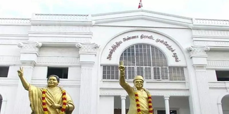 #Breaking: அதிமுக அலுவலகத்தில் திருடப்பட்ட ஆவணம் மீட்பு – சிபிசிஐடி போலீசார் தகவல் …!!