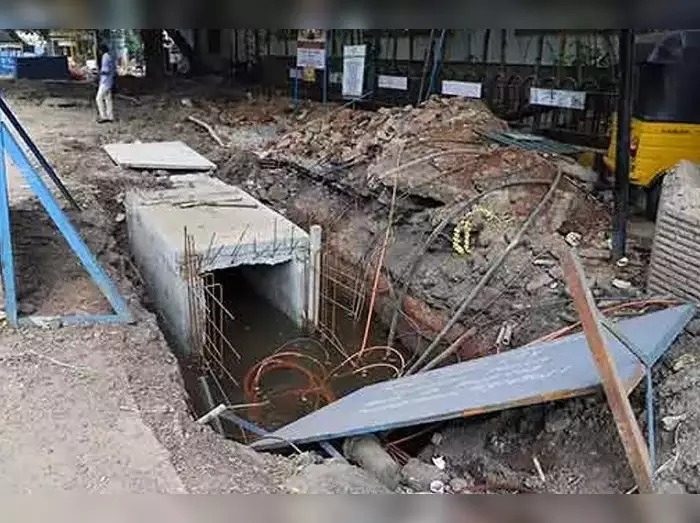 சென்னை மக்களே!….. மழைநீர் வடிகால் பணிகள் எப்போது நிறைவடையும் தெரியுமா?…. மேயர் வெளியிட்ட முக்கிய தகவல்….!!!!