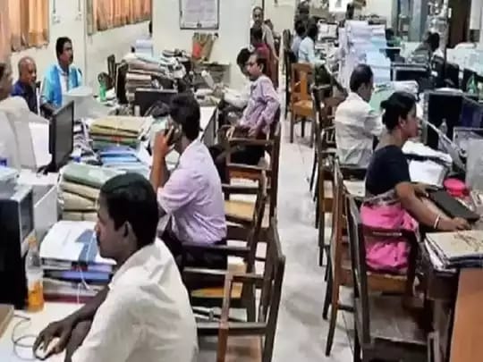 சபாநாயகருக்கோ 75….. பிரதமருக்கு 70….. அதிபருக்கு 73…. எங்களுக்கு மட்டும் 60…. இலங்கை அரசை கலாய்க்கும் மக்கள்….!!!!