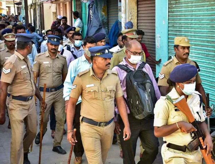 பெரும் பரபரப்பு .. போலீஸ் கட்டுப்பாட்டில் PFI அமைப்பு அலுவலகம் – கோவையில் பலத்த பாதுகாப்பு…!!