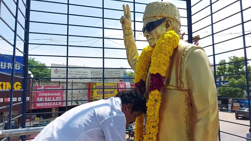 அடுத்தடுத்து பரபரப்பு….! MGR சிலை சேதம் – அதிமுகவினர் போராட்டம் …!!