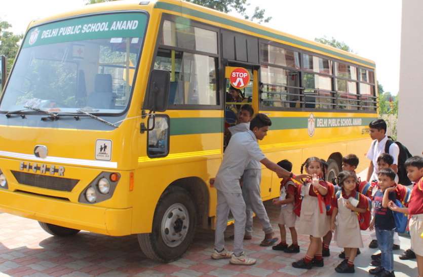 தமிழக முழுவதும் பள்ளி பேருந்துகளில் இனி இது கட்டாயம்…. அரசு அதிரடி அறிவிப்பு….!!!!