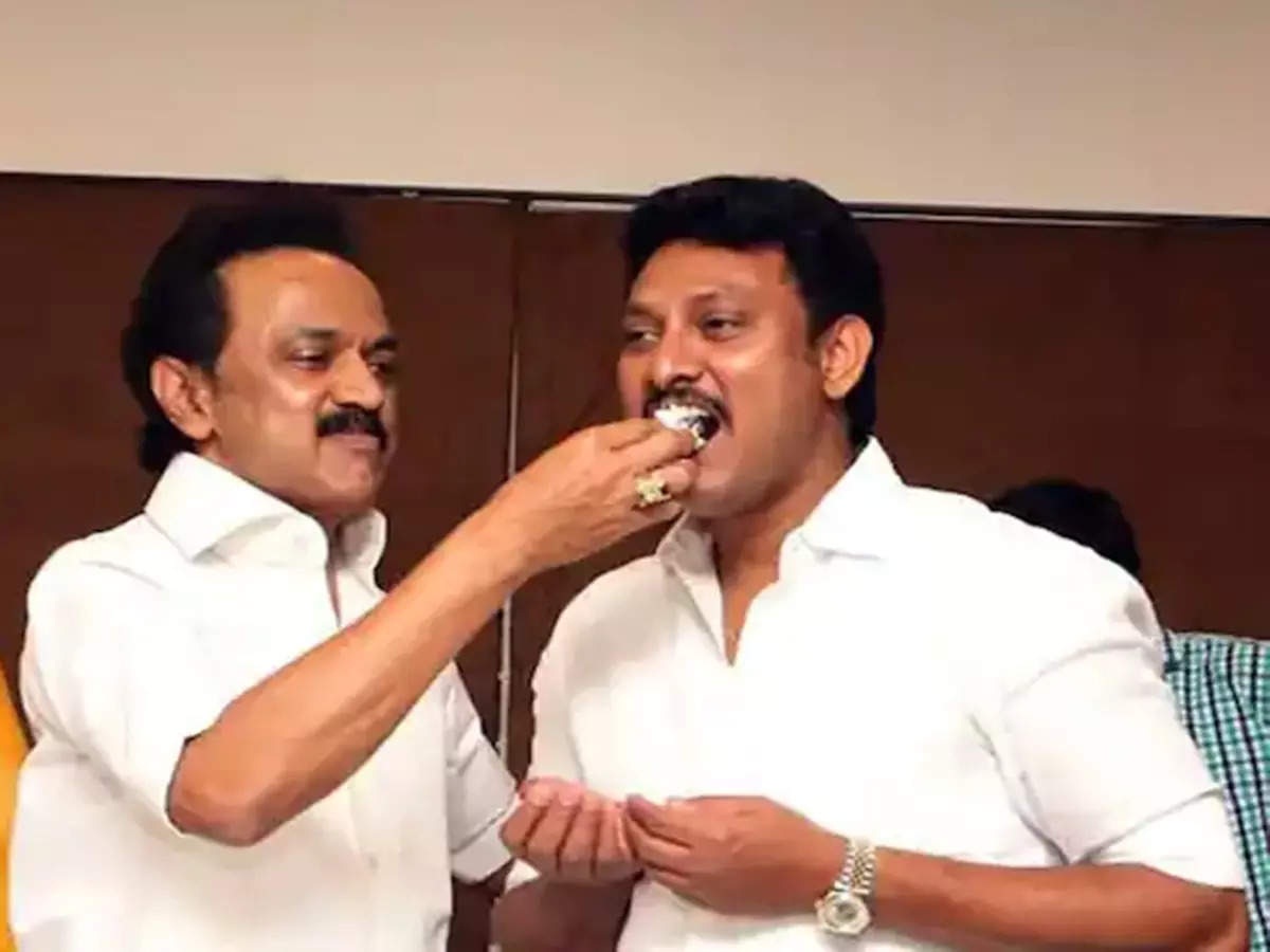 போன்ல சொல்லி இருக்கலாம்… C.M ஸ்டாலின் மனசு இருக்கே…! உருகி போன அமைச்சர் அன்பில் மகேஷ்…!!