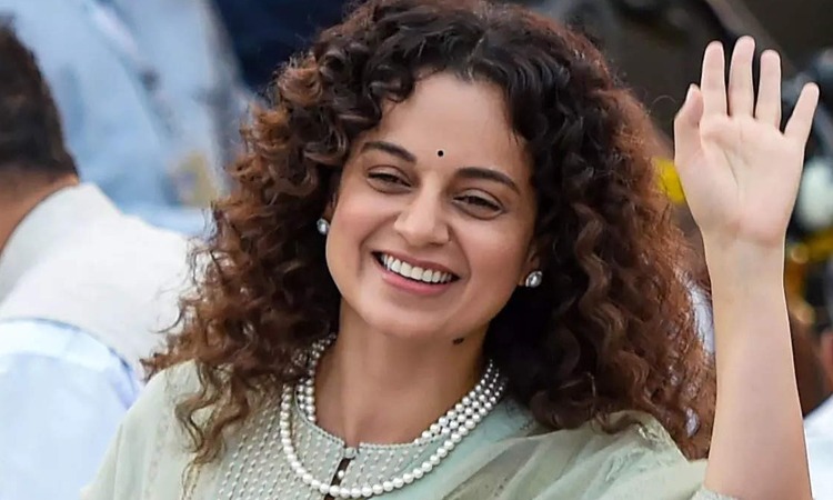 அடடே! சூப்பர்…. பிரபல நடிகை கதையில் களம் இறங்கும் கங்கானா?…. வெளியான வேற லெவல் அப்டேட்….!!!!