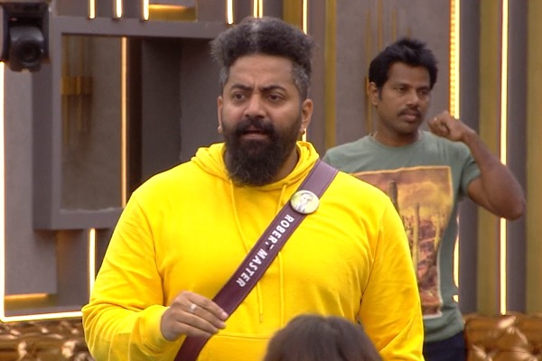 நடன இயக்குனர் ராபர்ட்டுக்கு பல கல்யாணம் ஆகி இருக்கு….. உண்மையை போட்டு உடைத்த பிரபல நடிகை…..!!!!