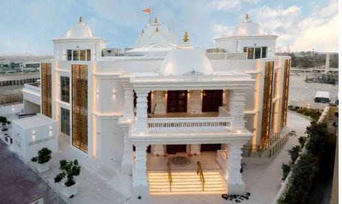 துபாயில் கட்டப்பட்ட புதிய இந்து கோவில் நேற்று திறப்பு… அனைத்து மதத்தினிருக்கும் அனுமதி… கோவில் நிர்வாகம் வெளியிட்டுள்ள தகவல்…!!!!!