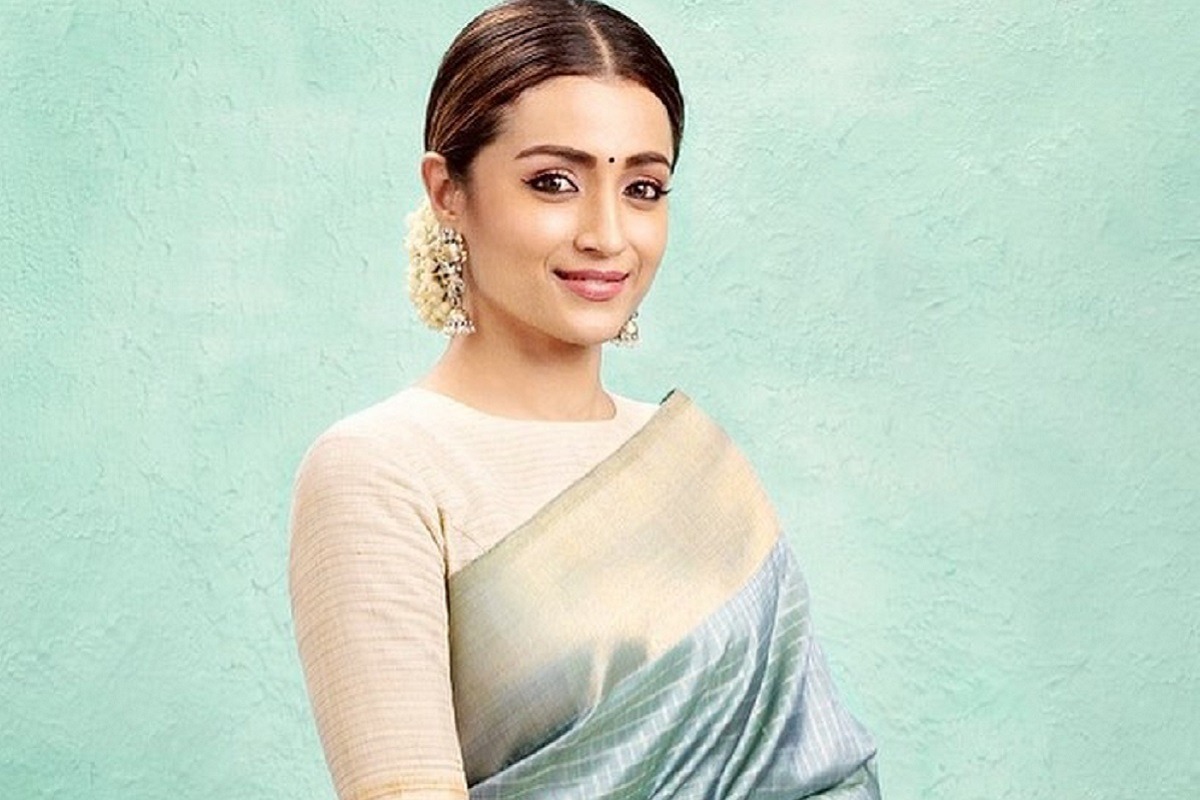 “வெட்கத்தில் சிவந்த கன்னங்கள்”…. பிரபல நடிகையின் லேட்டஸ்ட் கிளிக்ஸ்… இணையத்தை கலக்கும் PHOTO….!!!!