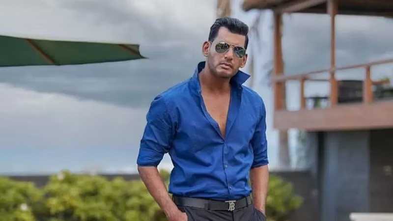 பிரபல நடிகர் விஷாலுக்கு விரைவில் டும் டும் டும்….. அதுவும் காதல் திருமணம்….. பொண்ணு யார் தெரியுமா?….!!