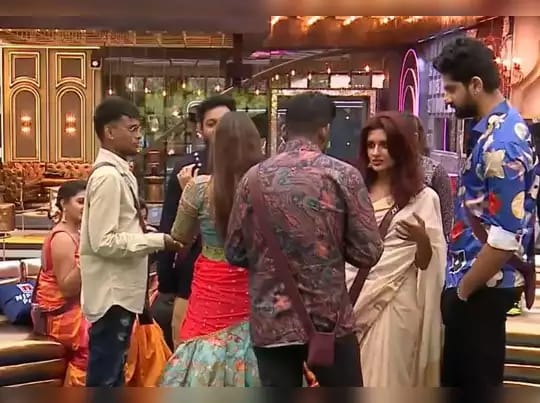 “கோளாறு புடிச்ச கோலார்” குவின்சியிடம் அத்துமீறல்…. பகீர் வீடியோ…. தண்டிபீங்களா பிக்பாஸ்….!!!!