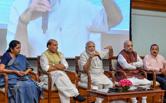 அய்யோ…! இப்படி ஆளுங்ககிட்ட சிக்கிட்டோமே… அசர வைத்த பாஜக அமைச்சர் பதில்..!!