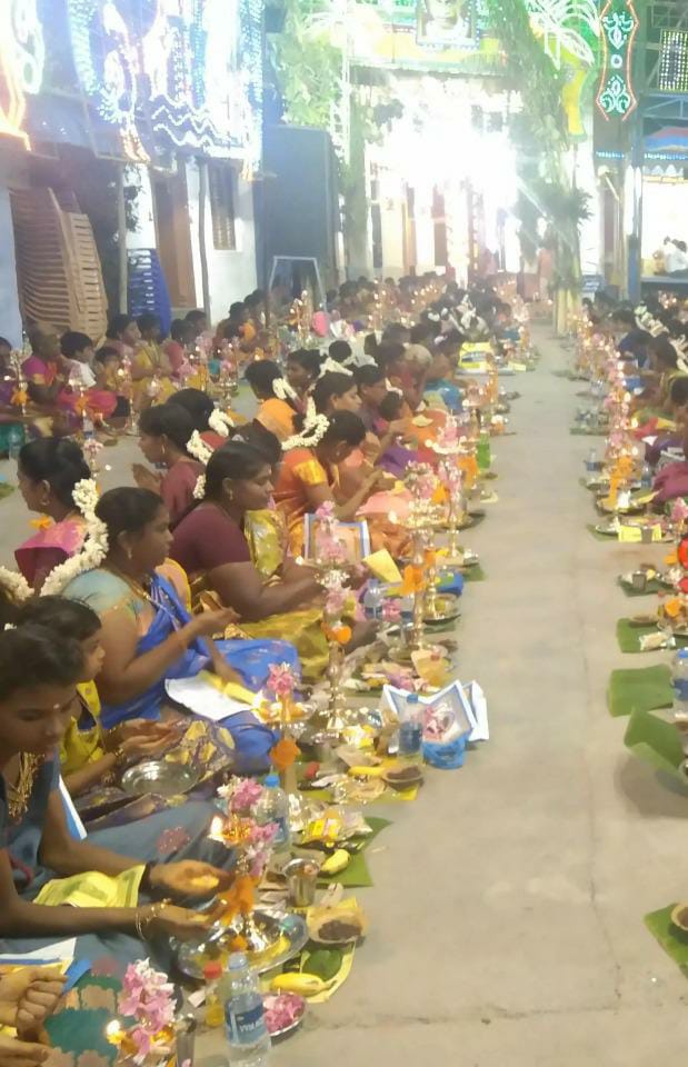 “1008 திருவிளக்கு பூஜை” மாரியம்மன் கோவில் பொங்கல் திருவிழா…. திரளான பெண்கள் தரிசனம்….!!!