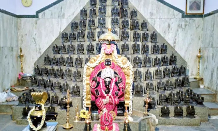 ஒரே கருவறையில்…. 108 விநாயகர்கள் சிலைகள் இருக்கும் விசேஷ கோவில்…..!!!