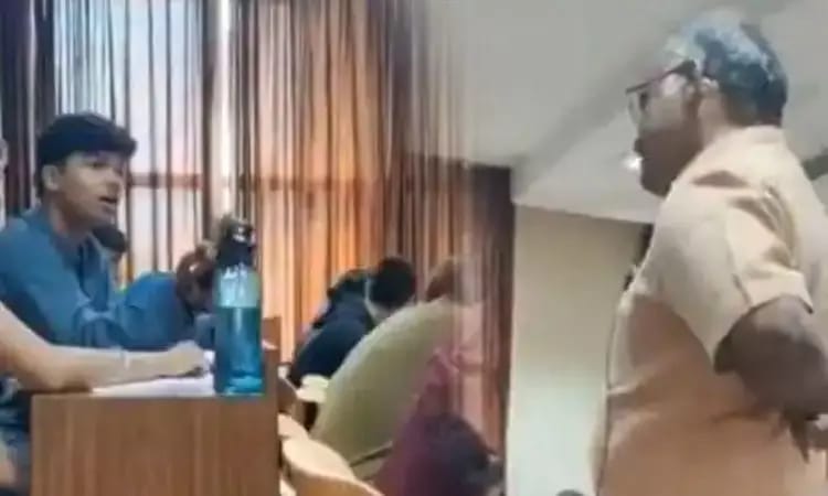 மும்பை குண்டுவெடிப்பு பயங்கரவாதியின் பெயரை வைத்து அழைத்த ஆசிரியர்…. வெளுத்து வாங்கிய மாணவர்…. பரபரப்பு வீடியோ வைரல்….!!!!!