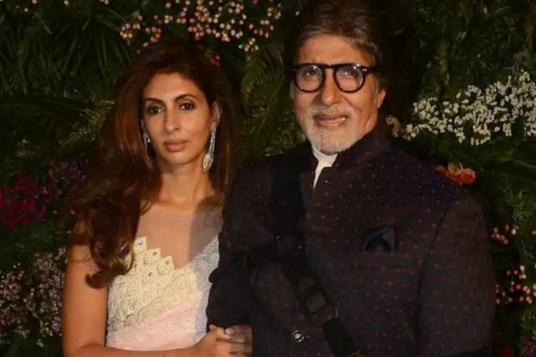 நடிகர் அமிதாப் பச்சனின் மகள் ரூ. 3000  சம்பளத்துக்கு வேலைக்கு செல்கிறாரா…..? அட என்னப்பா இப்படி சொல்லிட்டீங்க….!!!!!