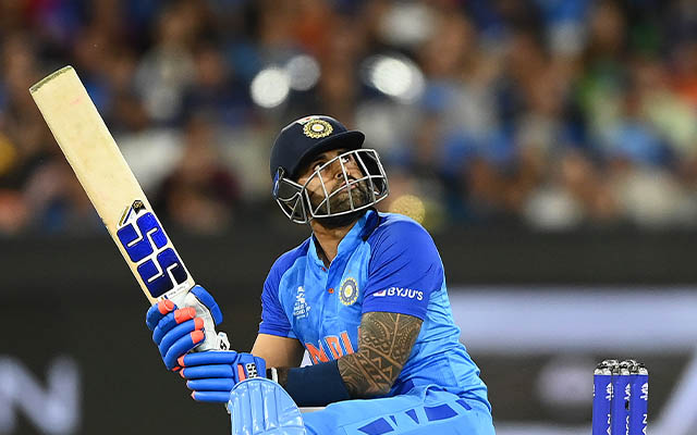 வேதனை தரும் இழப்பு…. “வலுவாக மீண்டும் வருவோம்”….. சூர்யகுமார் யாதவ் ட்விட்..!!