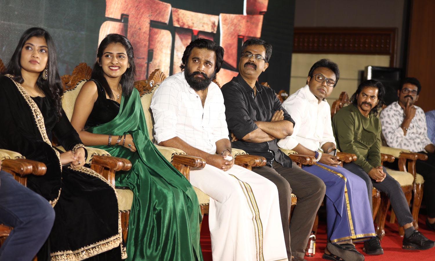 என்ன….? லோக்கல் என்ற சொல் தவறான வார்த்தையா….? “காரி” பட இயக்குனரின் பேச்சு….!!!!