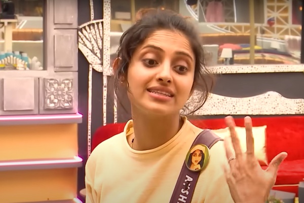 மூச்சுத்திணறல் என நடிக்கிறாரா ஆயிஷா? சக போட்டியாளர்கள் பேசுவதை கேளுங்க…. வீடியோ இதோ….!!!!