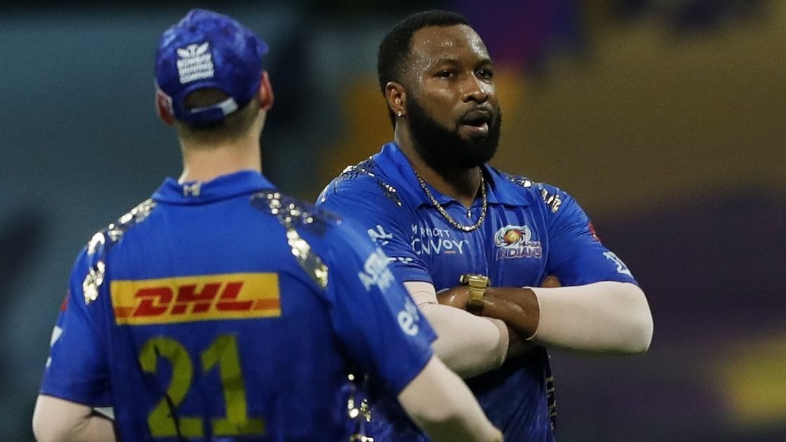 பொல்லார்ட் உட்பட 5 பேரை கழட்டிவிட்ட மும்பை அணி….. ரசிகர்கள் அதிர்ச்சி..!!