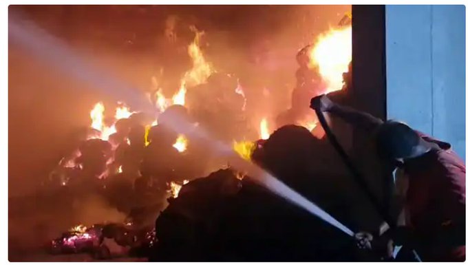 சோகம்..! மாலத்தீவில் ஏற்பட்ட தீ விபத்தில் 9 இந்தியர்கள் உட்பட 10 பேர் பலி…. இந்திய தூதரகம் இரங்கல்..!!