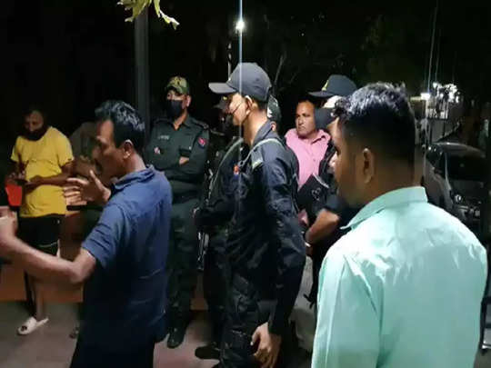 பகீர்!…. திடீரென ஒருவருக்கொருவர் சுட்டுக் கொண்ட ராணுவத்தினர்…. 2 பேர் பலி…. குஜராத்தில் பரபரப்பு….!!!!!