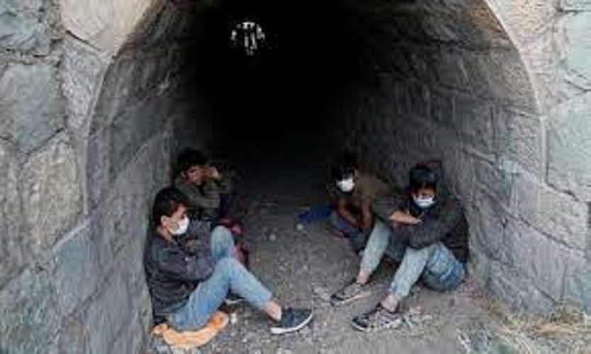 ஆப்கானிஸ்தான் அகதிகளை கட்டாயமாக வெளியேற்றிய நாடு…. சர்வதேச சட்டங்களை மீறி நடவடிக்கை…!!!