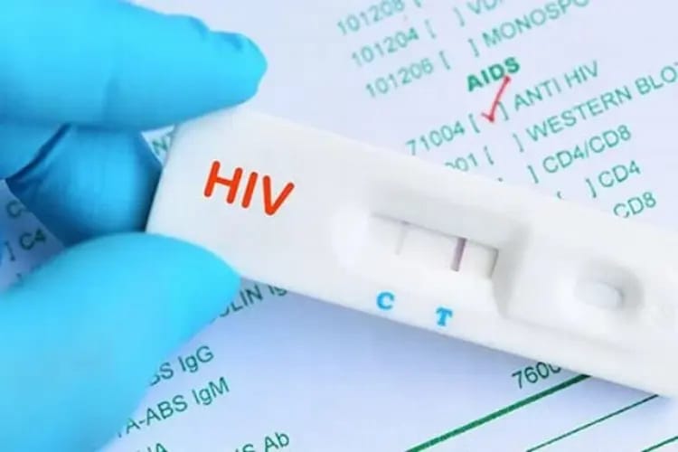 பகீர்!… வேறொரு பெண் மீது ஆசை…. கர்ப்பிணி மனைவிக்கு HIV வைரஸை செலுத்திய கணவர் கைது…. பரபரப்பு சம்பவம்….!!!!!