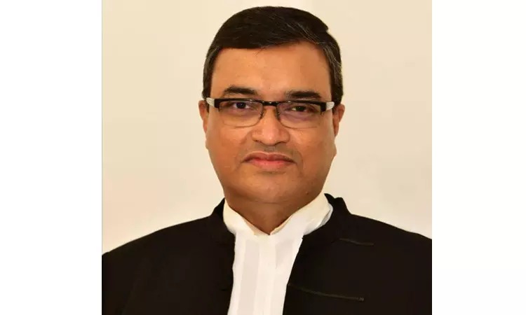 சுப்ரீம் கோர்ட்டு நீதிபதியாக நியமனம் செய்யப்பட்ட தீபாங்கர் தத்தா…. மத்திய அரசு வெளியிட்ட அறிவிப்பு….!!!!