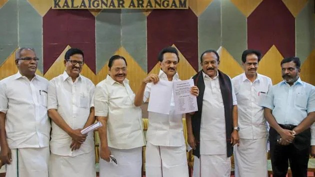 DMK மீது பயத்தில்…. சத்தம் போடாம, மெதுவா பேசும் தோழமைகள்… டார்டாராக கிழித்த ஜெயக்குமார்!!