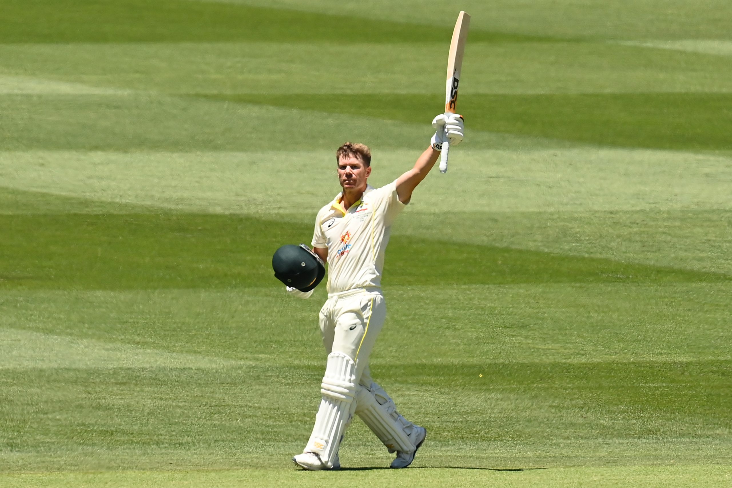 100வது போட்டியில் இரட்டை சதம்… 8000 ரன்கள்…. 8ஆவது வீரர்…. டெஸ்டில் வார்னர் சாதனை.!!