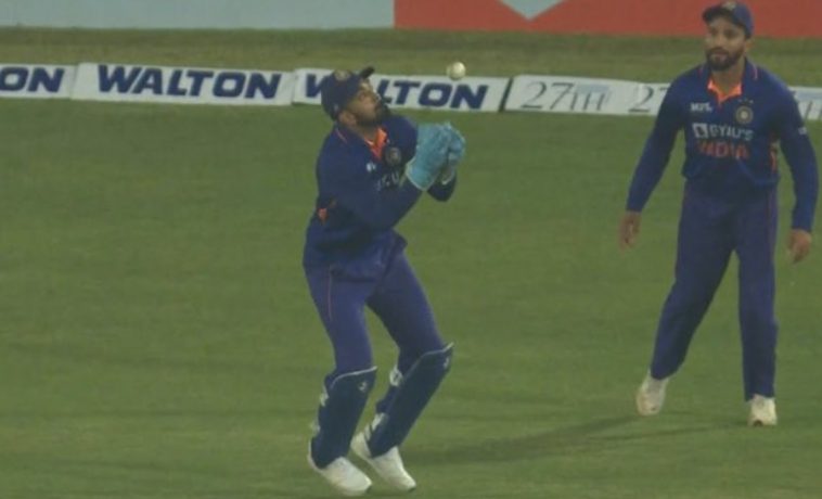 ஹீரோவா & வில்லனா?….. பேட்டிங்கில் கலக்கி…. “கேட்சை தவறவிட்ட ராகுல்”…. வெற்றியை பறிகொடுத்த இந்தியா…. ரசிகர்கள் கருத்து என்ன?