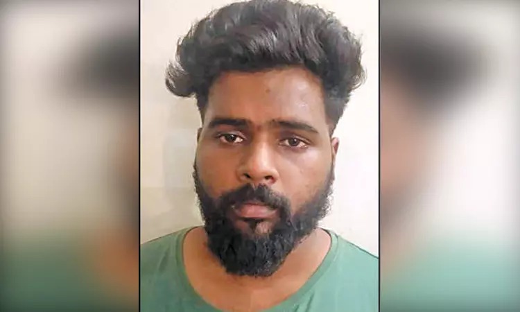 கிடைத்த ரகசிய தகவல்…. வாலிபரை சுற்றி வளைத்த போலீஸ்…. விசாரணையில் தெரிந்த உண்மை…!!