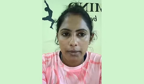 அது எப்படிப்பட்ட கொம்பனாக இருந்தாலும் சரி!… அதுக்காக நான் தூக்கிட்டு சாக மாட்டேன்!… பொங்கி எழுந்த ரேகா நாயர்….!!!!