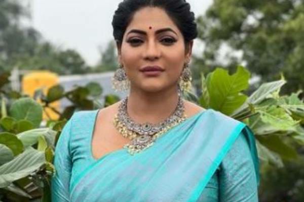 பாக்கியலட்சுமி சீரியல் நடிகை வெளியிட்ட புகைப்படம்…. அந்த இடத்தில் டாப்டூ குத்திருக்காங்க?….!!!!!