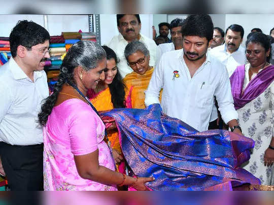 “சென்னையில் புத்தாண்டு-பொங்கல் விற்பனை கண்காட்சி”…. சிறப்பாக தொடங்கி வைத்த அமைச்சர் உதயநிதி….!!!!