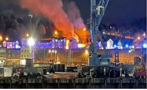 அடுக்கு மாடி கட்டிடத்தில் திடீர் குண்டு வெடிப்பு… 3 பேர் பலி: பலர் மாயம்…. பெரும் சோகம்…!!!!!!