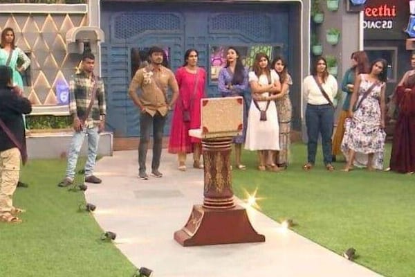 BIGG BOSS: “ரூ. 13 லட்ச ரூபாய் பணப்பெட்டியுடன் வீட்டை விட்டு வெளியேறிய போட்டியாளர்”…. அதிர்ச்சியில் பார்வையாளர்கள்….!!!!