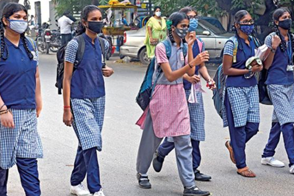 நாளை பள்ளிகளுக்கு விடுமுறை கிடையாது…! அமைச்சர் வெளியிட்ட புதிய தகவல்…!!!