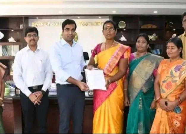 WOW: தமிழகத்தில் முதல் திருநங்கை கிராம உதவியாளர்…. பணி நியமன ஆணையை வழங்கிய மாவட்ட ஆட்சியர்….!!!!